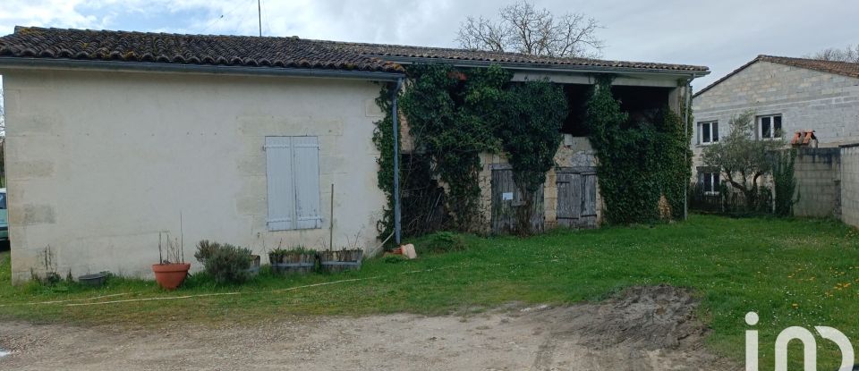 Maison traditionnelle 6 pièces de 213 m² à Saint-Martin-d'Ary (17270)