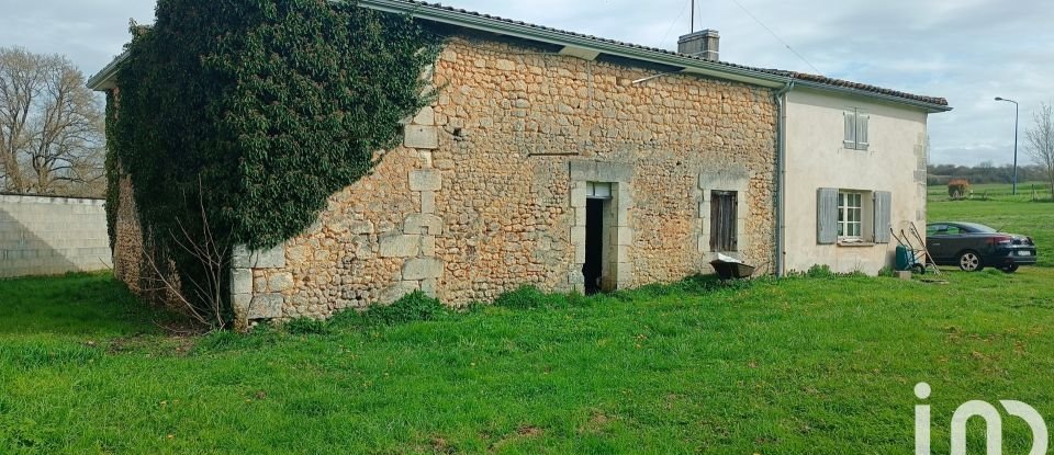 Traditional house 6 rooms of 213 m² in Saint-Martin-d'Ary (17270)