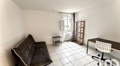 Apartment 1 room of 26 m² in Orsay (91400)