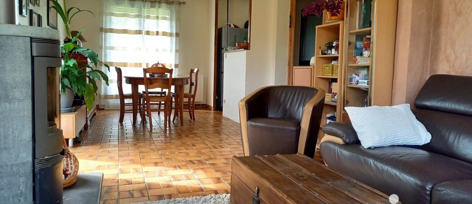 Traditional house 5 rooms of 95 m² in Genlis (21110)