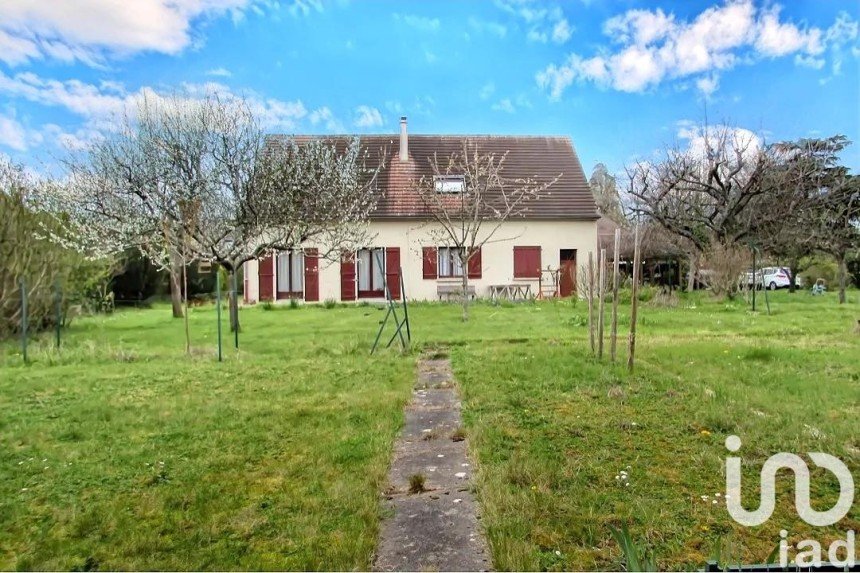 Maison traditionnelle 7 pièces de 160 m² à Périgny (94520)