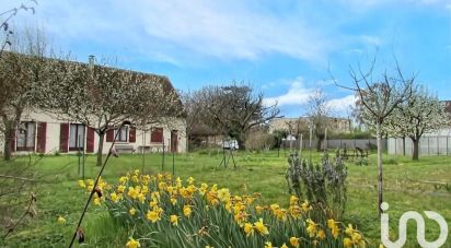 Traditional house 7 rooms of 160 m² in Périgny (94520)