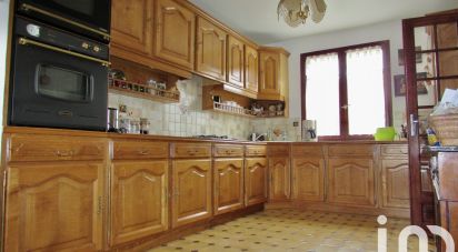 Traditional house 7 rooms of 160 m² in Périgny (94520)