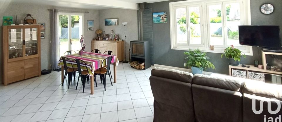 Traditional house 7 rooms of 145 m² in Les Chapelles-Bourbon (77610)