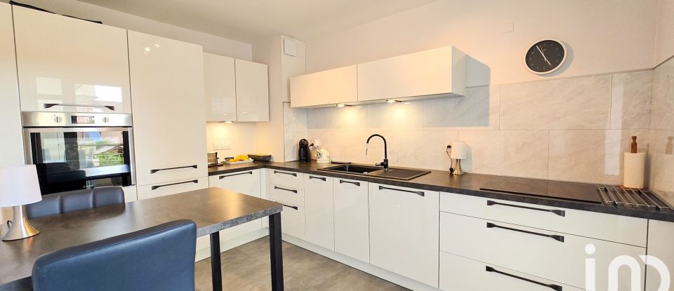 Appartement 3 pièces de 99 m² à Divonne-les-Bains (01220)