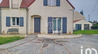 Traditional house 7 rooms of 130 m² in Breuil-Bois-Robert (78930)