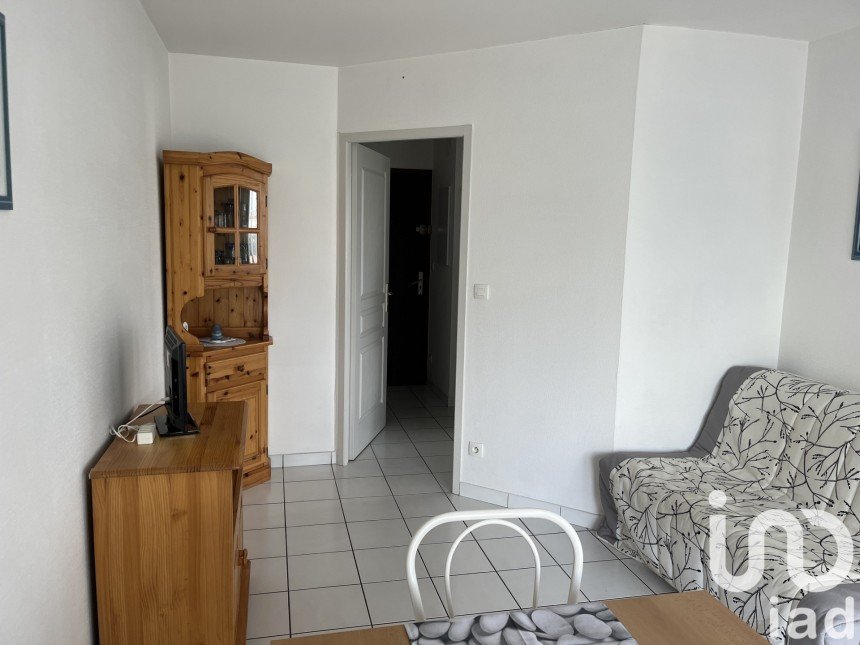 Apartment 2 rooms of 33 m² in Royan (17200)