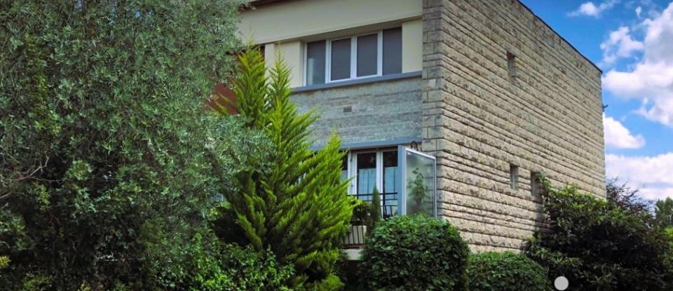 Maison 7 pièces de 282 m² à Châtenay-Malabry (92290)