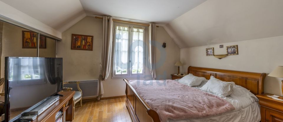 House 5 rooms of 110 m² in Sucy-en-Brie (94370)