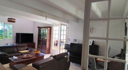 House 6 rooms of 200 m² in Saint-Pierre (97410)