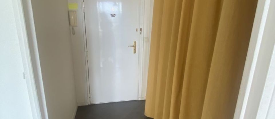 Apartment 2 rooms of 42 m² in Paris (75015)