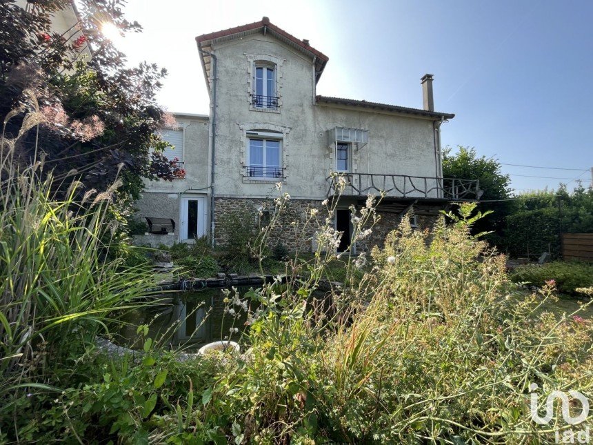 Maison traditionnelle 6 pièces de 126 m² à Gagny (93220)