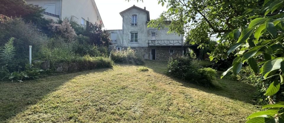 Traditional house 6 rooms of 126 m² in Gagny (93220)