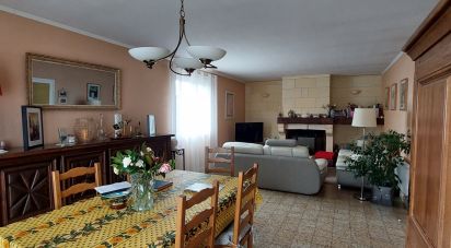 House 5 rooms of 156 m² in Coutras (33230)