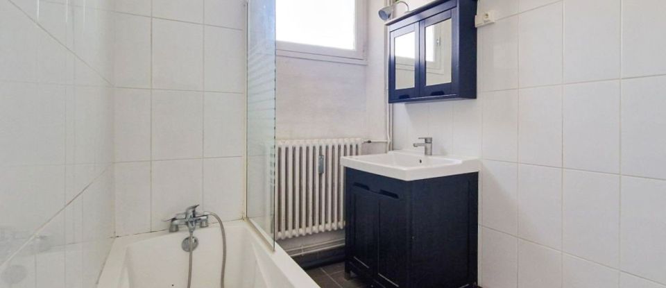Apartment 3 rooms of 81 m² in Dijon (21000)