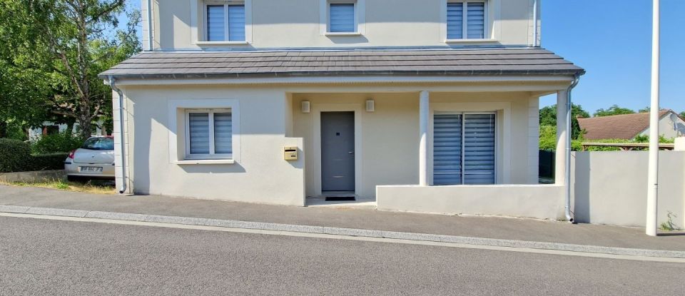 House 6 rooms of 121 m² in MALESHERBES (45330)