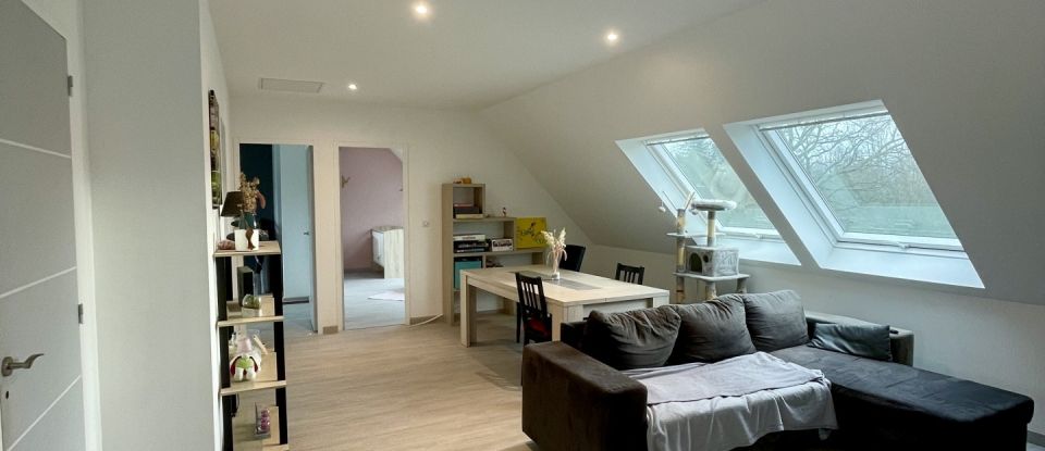 Maison 10 pièces de 213 m² à Plonéour-Lanvern (29720)