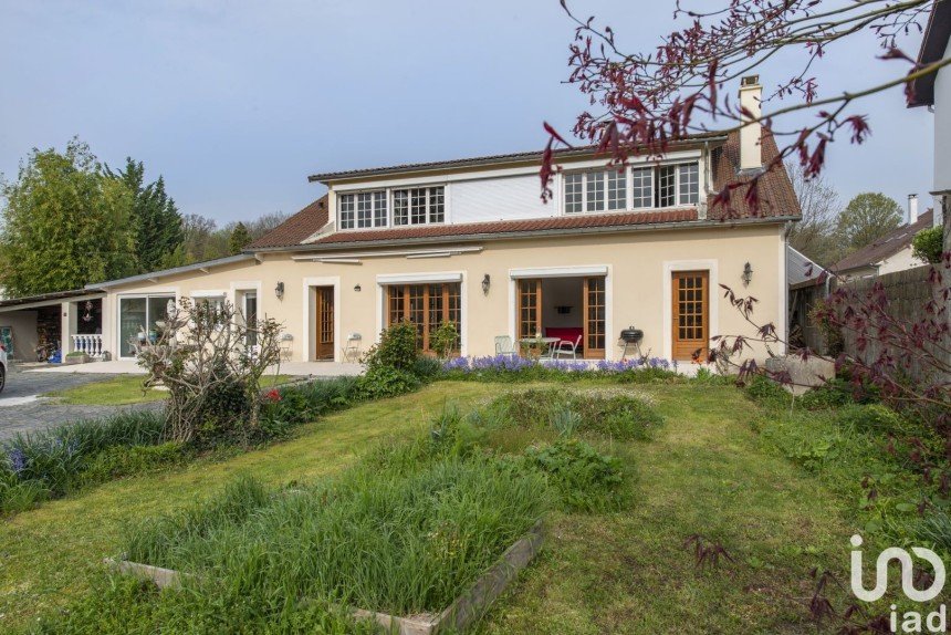 Traditional house 7 rooms of 170 m² in Moret Loing et Orvanne (77250)