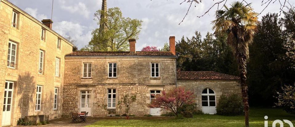 Mansion 12 rooms of 517 m² in Luçon (85400)