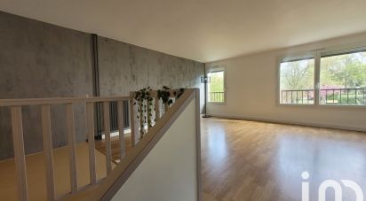Apartment 4 rooms of 86 m² in Les Ulis (91940)