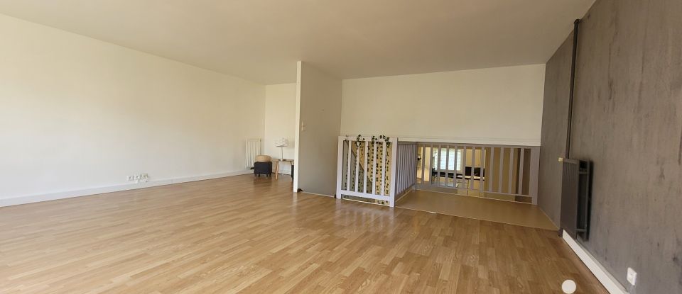 Triplex 4 rooms of 86 m² in Les Ulis (91940)
