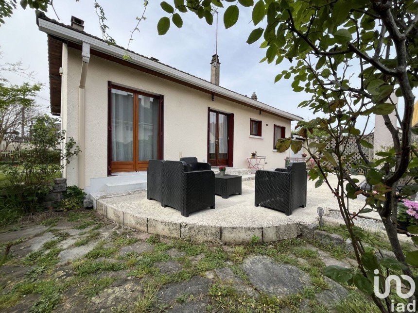 Maison traditionnelle 3 pièces de 71 m² à Livry-Gargan (93190)