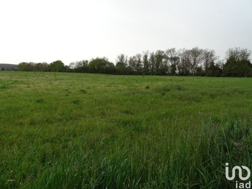 Land of 863 m² in Le Burgaud (31330)
