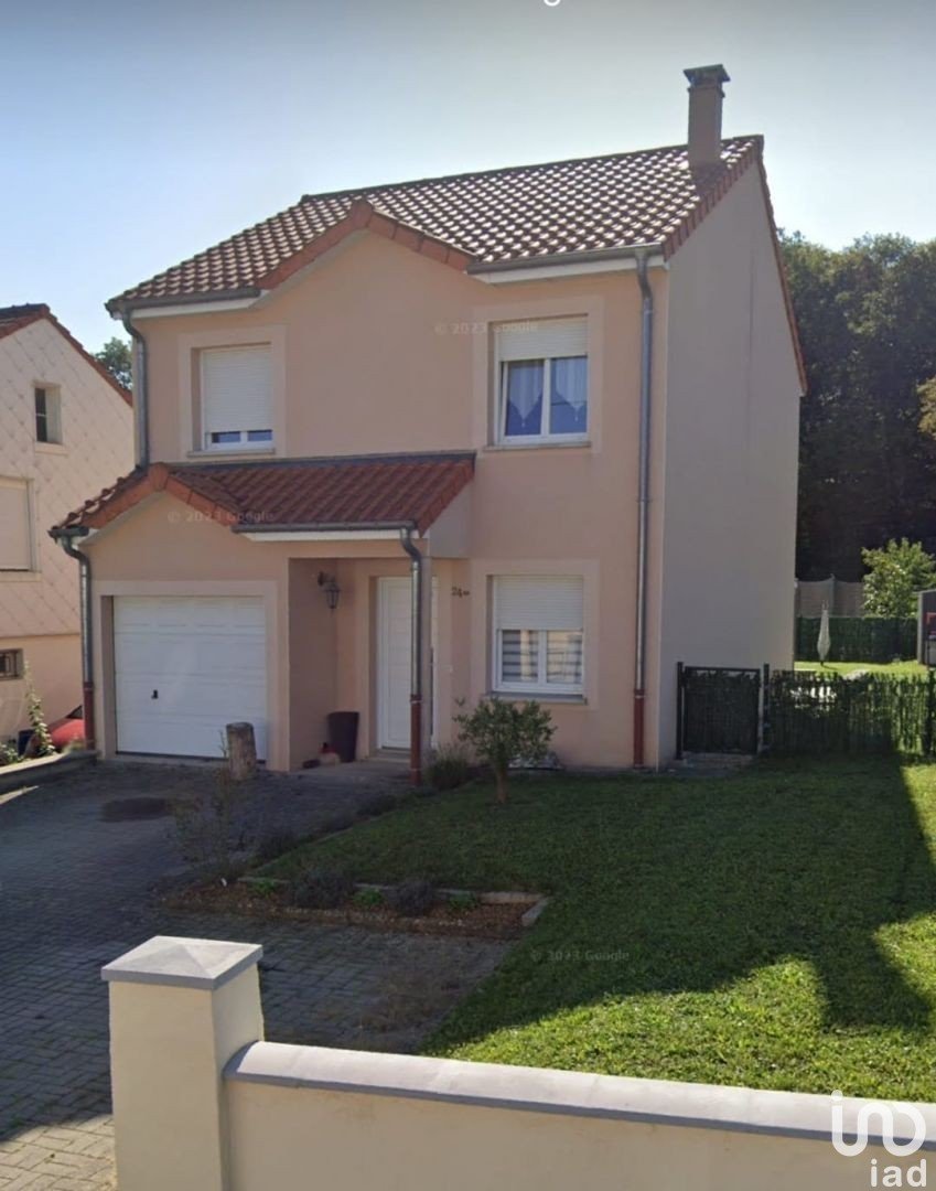 House 5 rooms of 99 m² in Marange-Silvange (57535)
