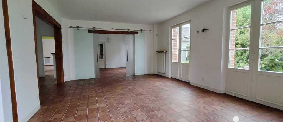 House 8 rooms of 259 m² in Sarry (51520)