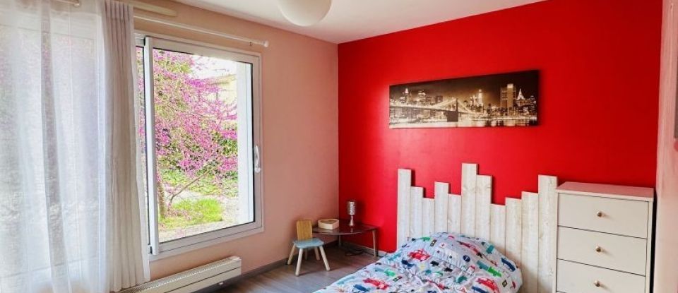 House 7 rooms of 130 m² in La Roche-sur-Yon (85000)