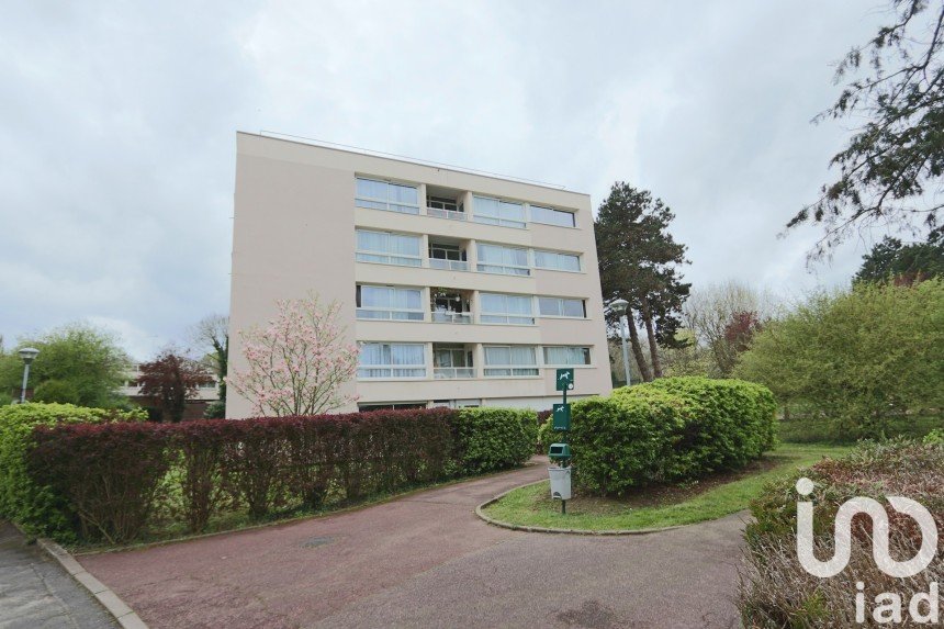 Appartement 3 pièces de 66 m² à Écouen (95440)