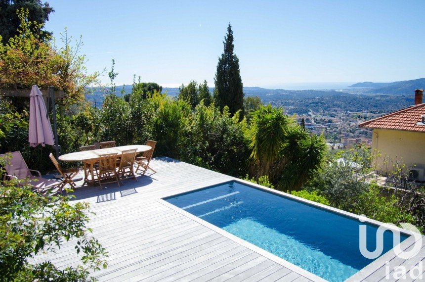 House 6 rooms of 141 m² in Grasse (06130)