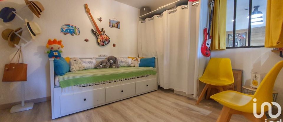 Apartment 3 rooms of 70 m² in Quiberon (56170)