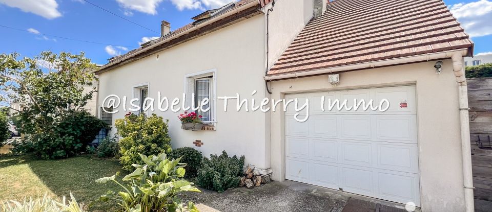 Traditional house 6 rooms of 145 m² in Montlhéry (91310)