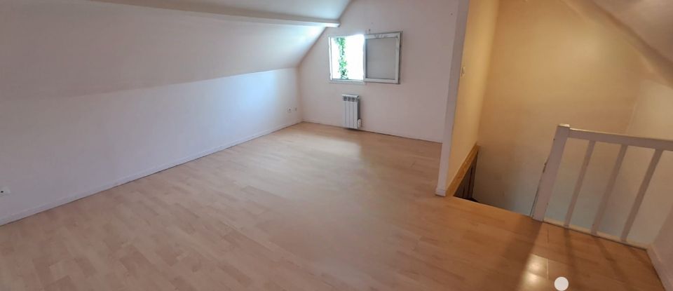 House 5 rooms of 120 m² in Grand-Couronne (76530)
