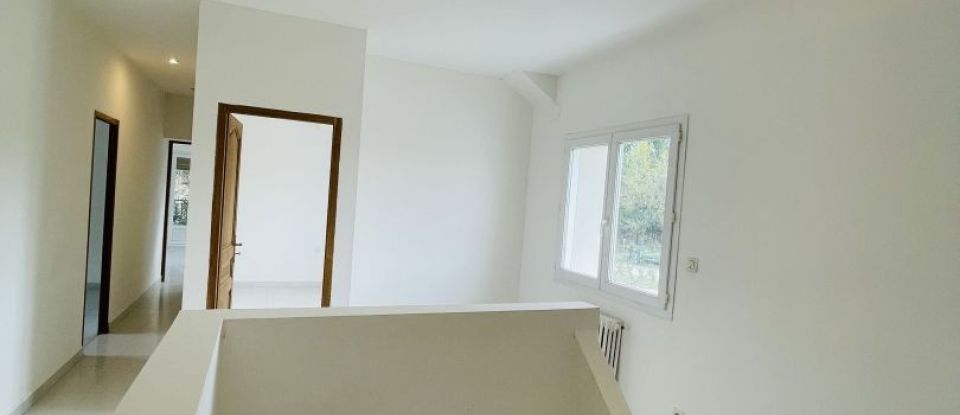 Maison 10 pièces de 326 m² à Montauban (82000)