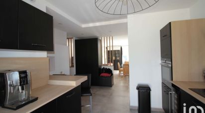 House 4 rooms of 93 m² in Cuers (83390)
