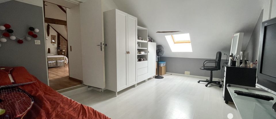 House 5 rooms of 125 m² in Saint-Martin-d'Abbat (45110)