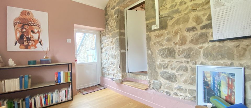 Traditional house 4 rooms of 96 m² in Saint-Symphorien-des-Bois (71800)