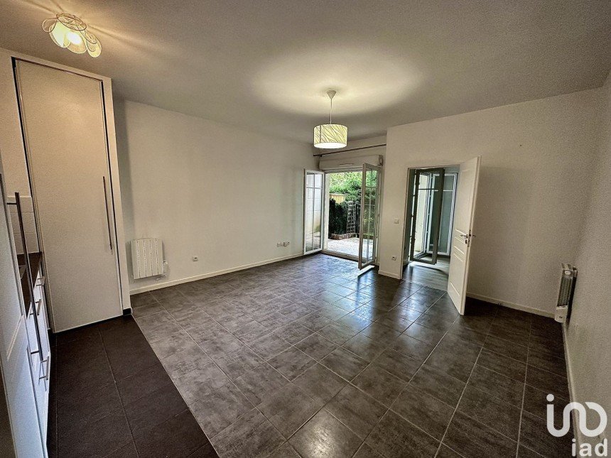 Appartement 2 pièces de 45 m² à Le Plessis-Robinson (92350)