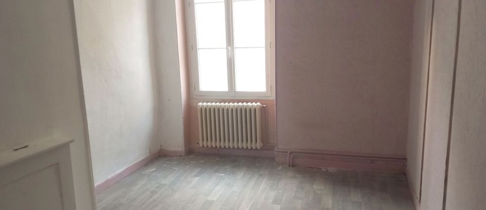House 6 rooms of 74 m² in Nogent-le-Rotrou (28400)