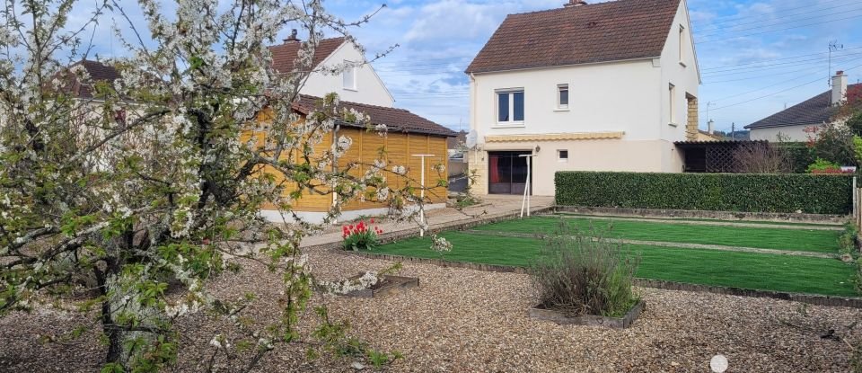 Town house 4 rooms of 71 m² in Gueugnon (71130)