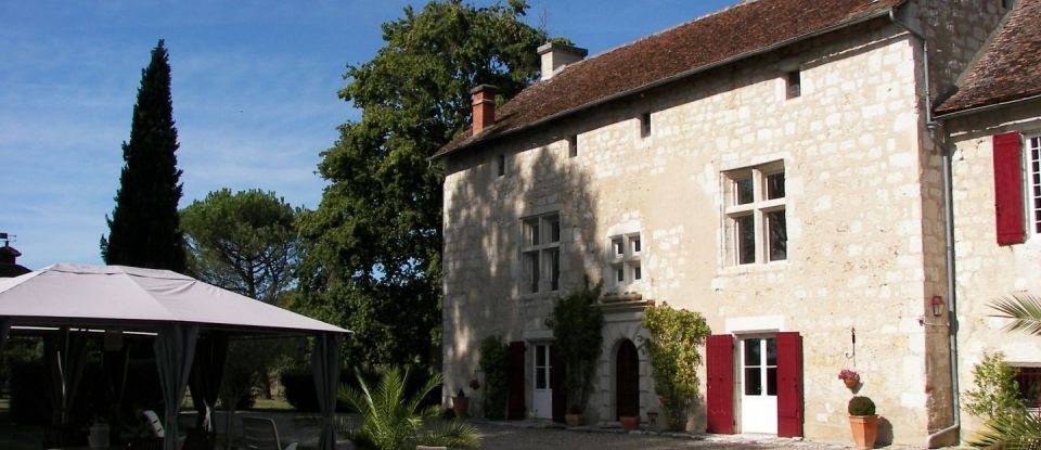 Maison 10 pièces de 390 m² à Saint-Jean-de-Thurac (47270)