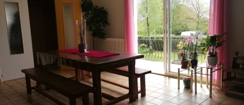 House 5 rooms of 103 m² in Poitiers (86000)