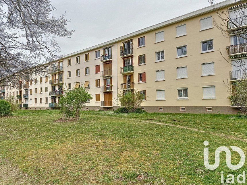 Apartment 3 rooms of 53 m² in La Rochette (77000)