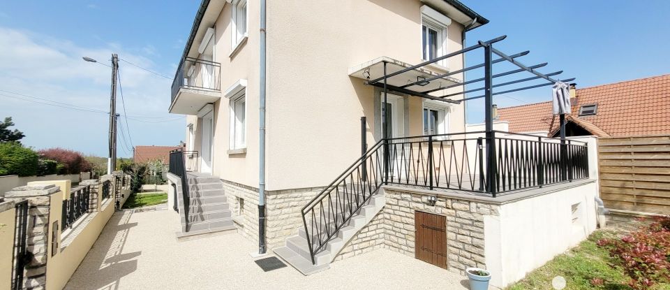 Traditional house 7 rooms of 150 m² in Saint-Parres-aux-Tertres (10410)