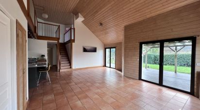 House 8 rooms of 163 m² in - (49320)
