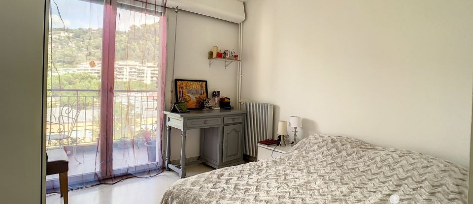 Appartement 4 pièces de 92 m² à Nice (06300)