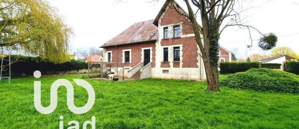 House 8 rooms of 275 m² in Frières-Faillouël (02700)
