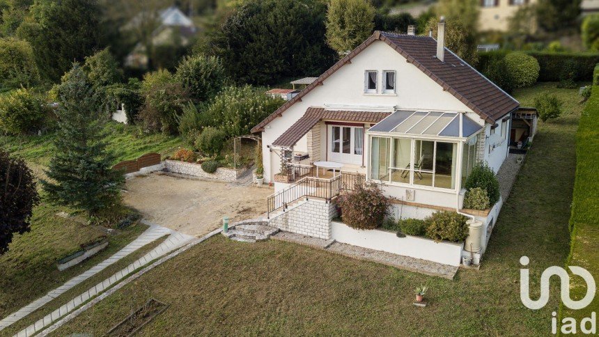 House 4 rooms of 105 m² in Villers-Cotterêts (02600)